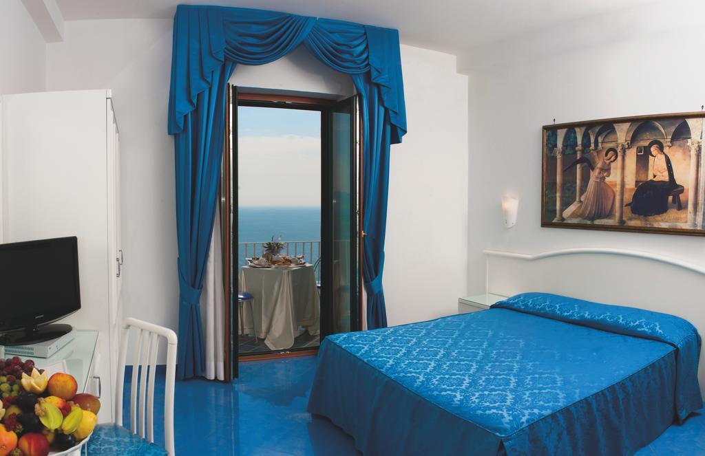 Hotel Voce Del Mare Vietri sul Mare Room photo